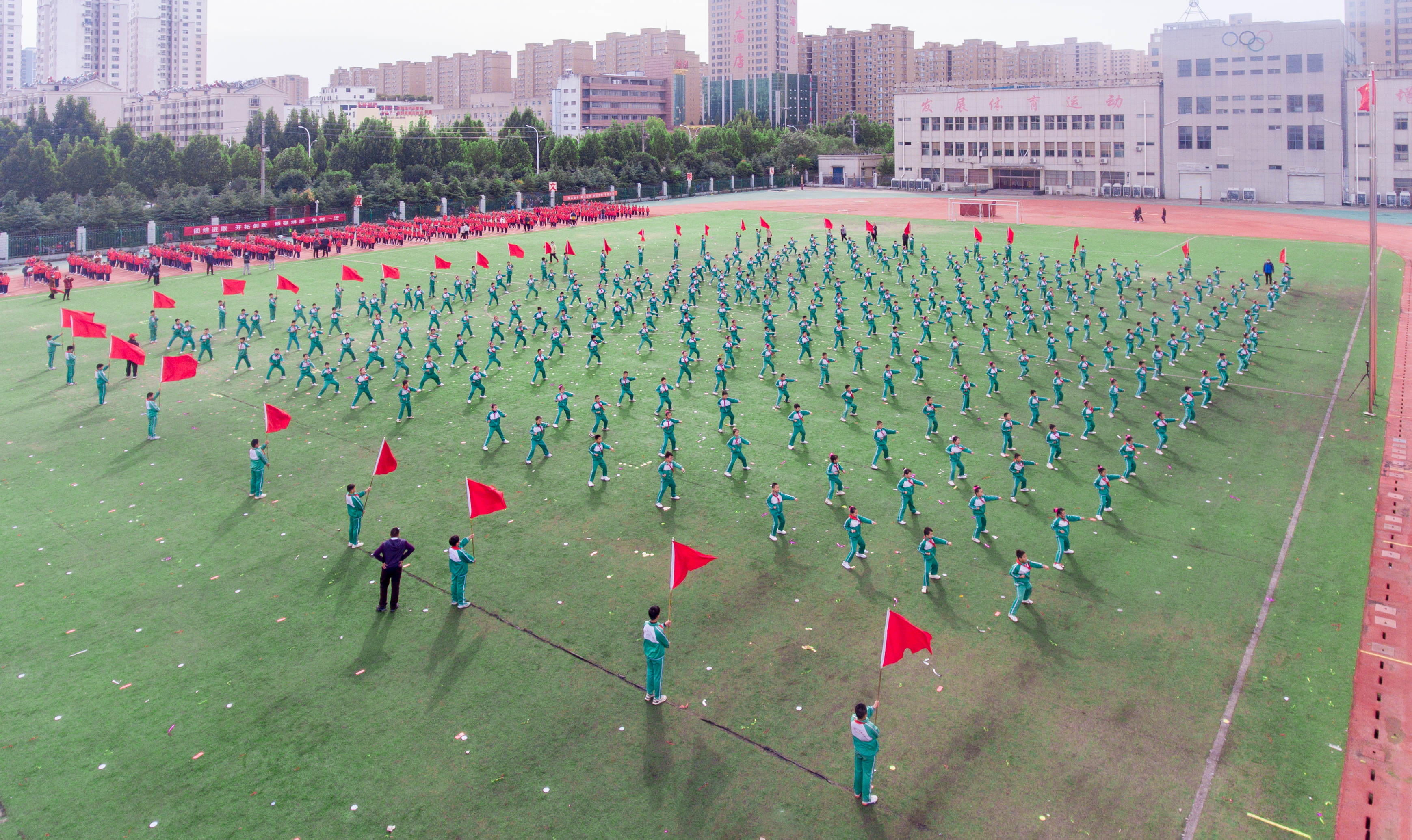 2021年汶上县中小学生运动会开幕式照片