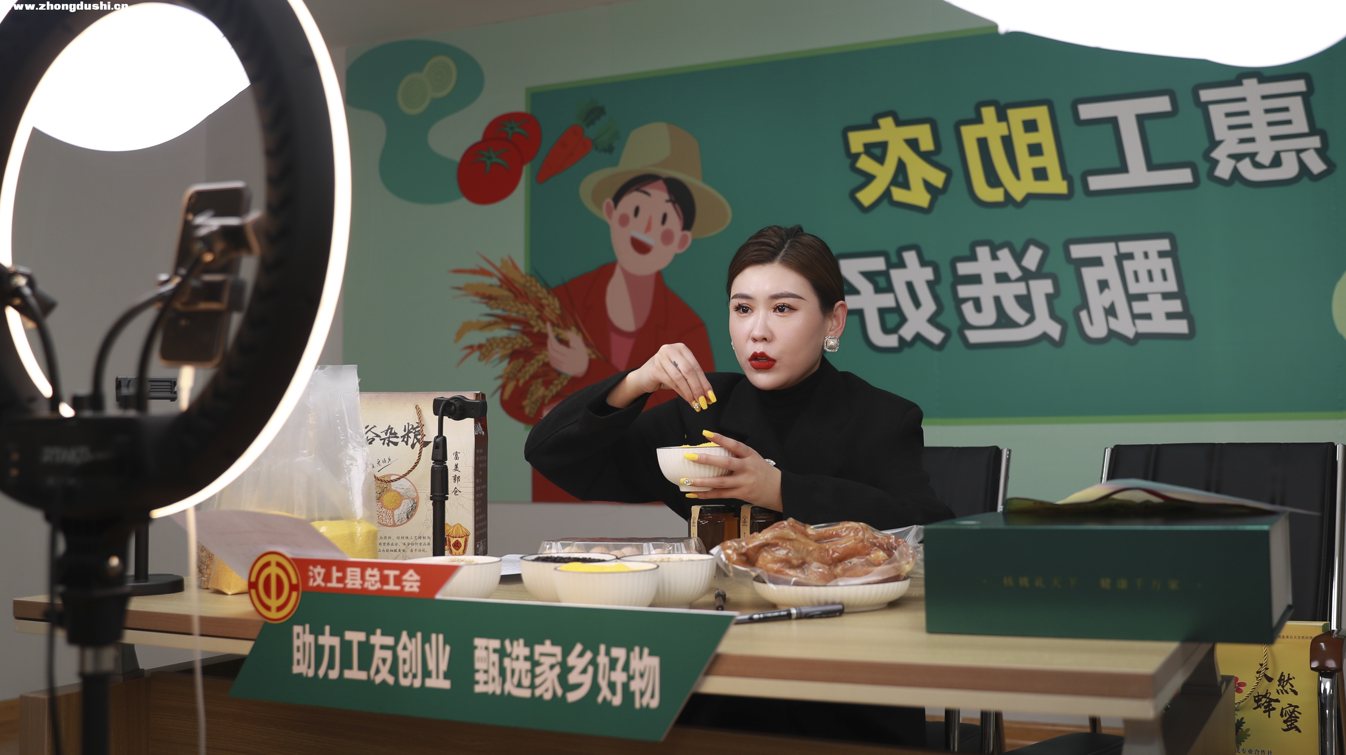AT5I1094 拷贝.jpg